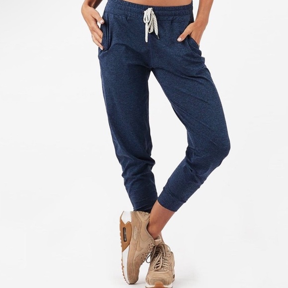 Vuori performance joggers - Picture 1 of 6